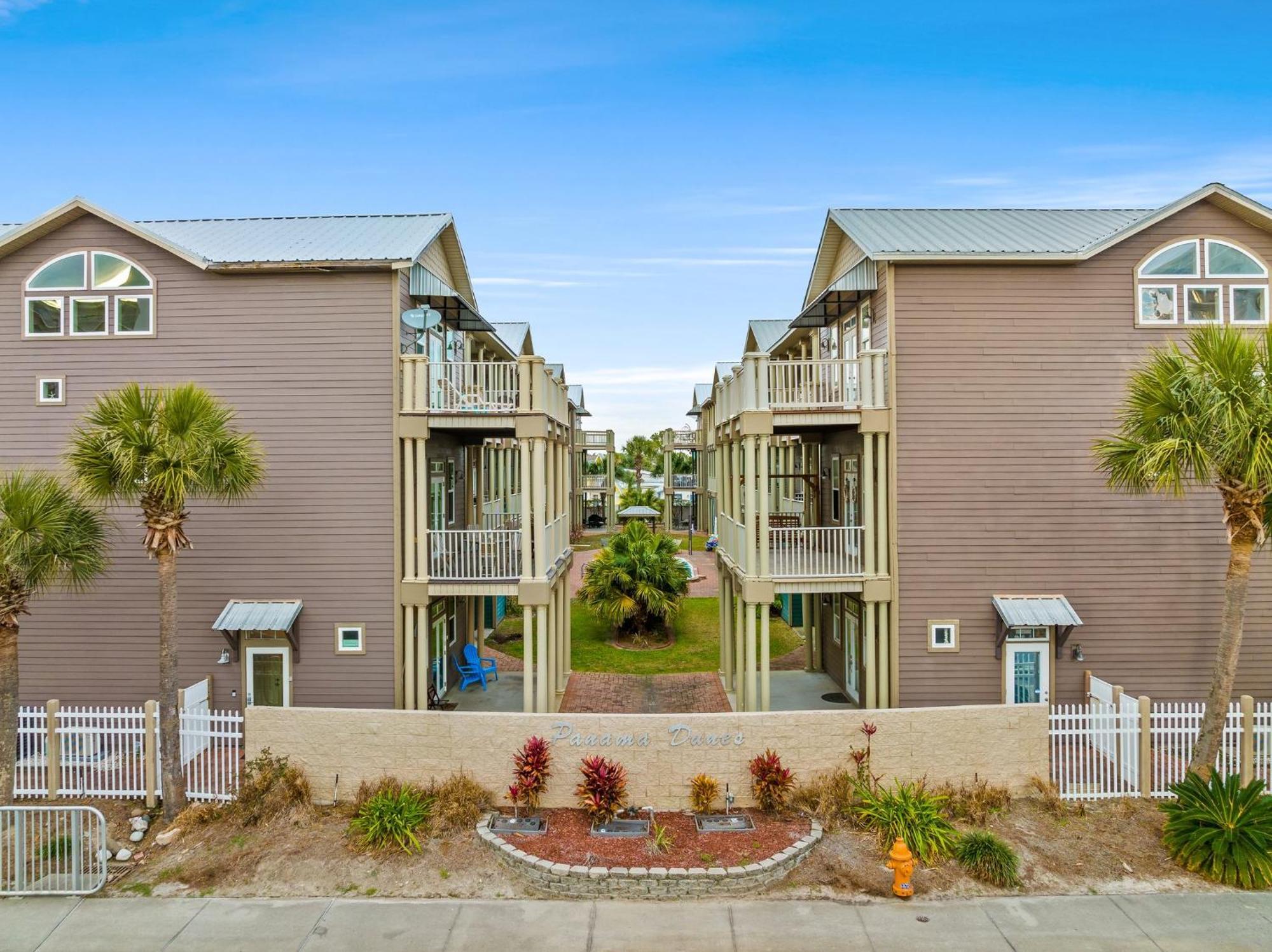 Crescent Moon Palace - A Luxury Home With Pool, Parking, Just Steps To The Beach Panama City Beach Exterior photo